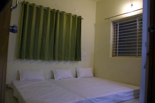 Lodge Suvarna Comforts