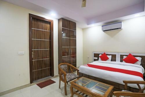 Hotel Rampal Palace