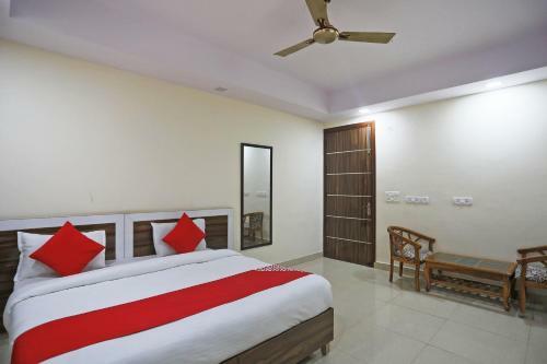 Hotel Rampal Palace