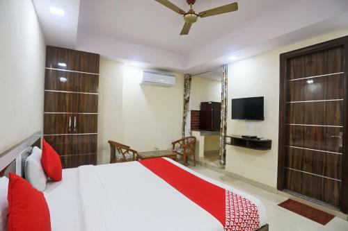Hotel Rampal Palace