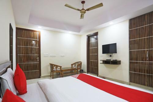 Hotel Rampal Palace