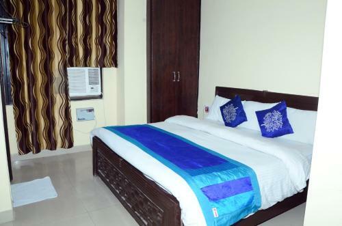 Hotel Rampal Palace