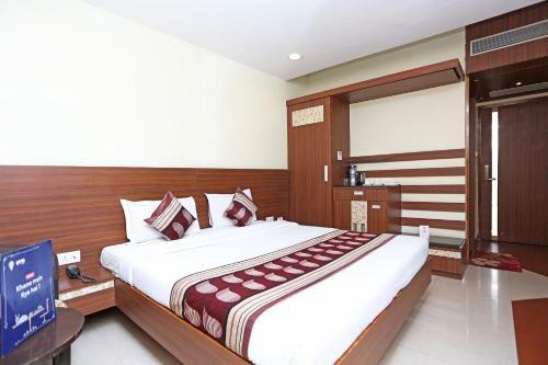Hotel Corbiz Tower
