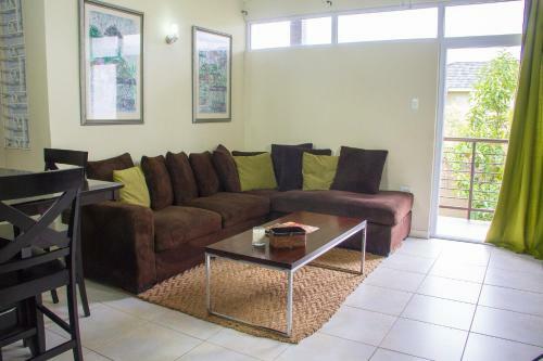 Two Bedroom Apartment In Kingston