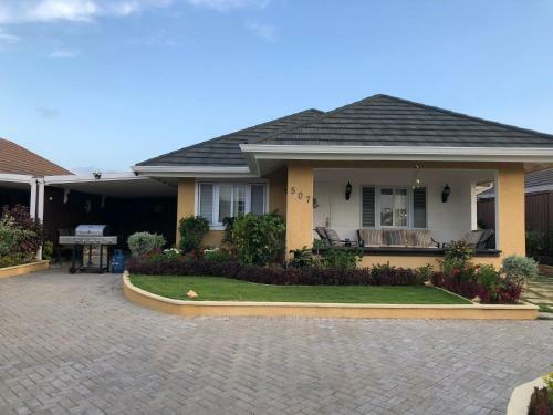 Seashell Villa Ocean View