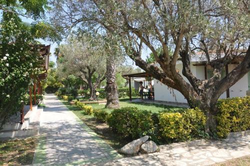 Aparthotel Borgo Degli Ulivi Natural Resort