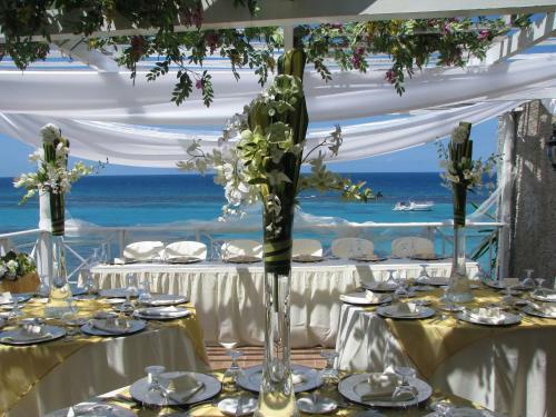 1st Class Sea Edge Villa 2