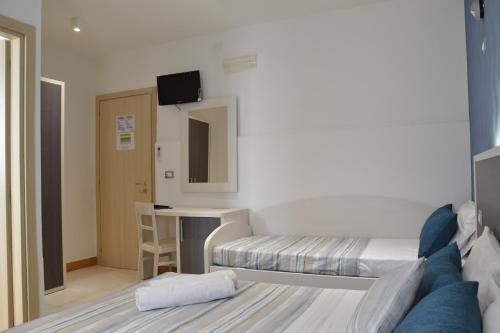 Hostal Affittacamere Torre Lapillo