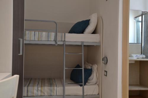 Hostal Affittacamere Torre Lapillo