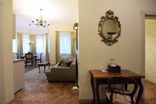 Hostal Kubu Guest House