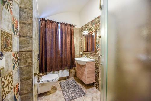 Hostal Kubu Guest House