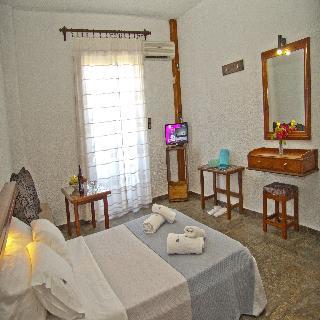 Hotel Folia Studios Apts
