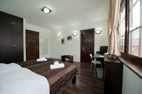 Hotel Theatre