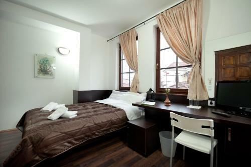 Hotel Theatre
