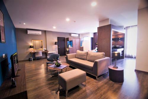 Goldenbay Hotel