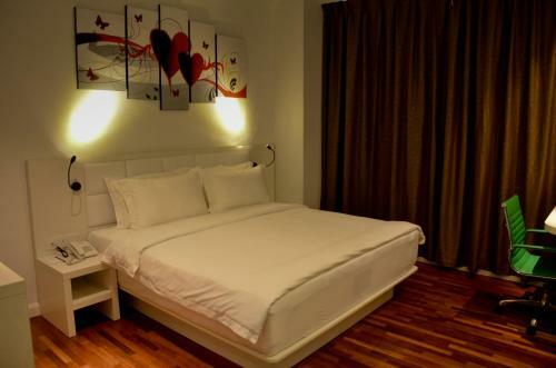 Pine Garden Hotel