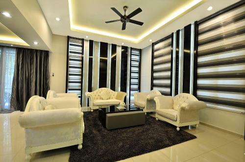 Iris Luxury Service Villa