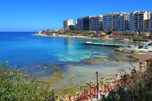 Apartment With Stunning Seaviews