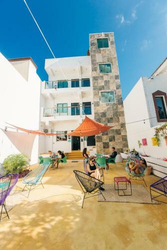 The Mermaid Hostel Beach