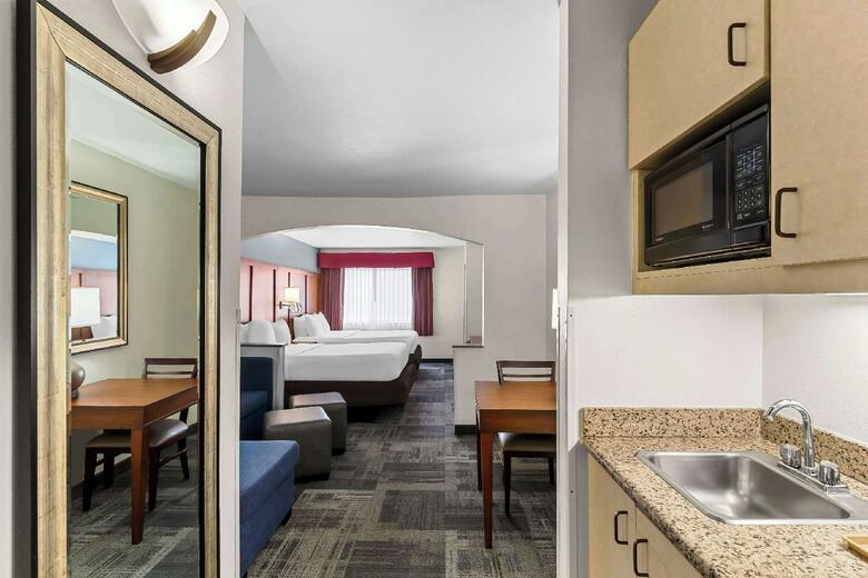 Hotel Quality Suites Tech Center South