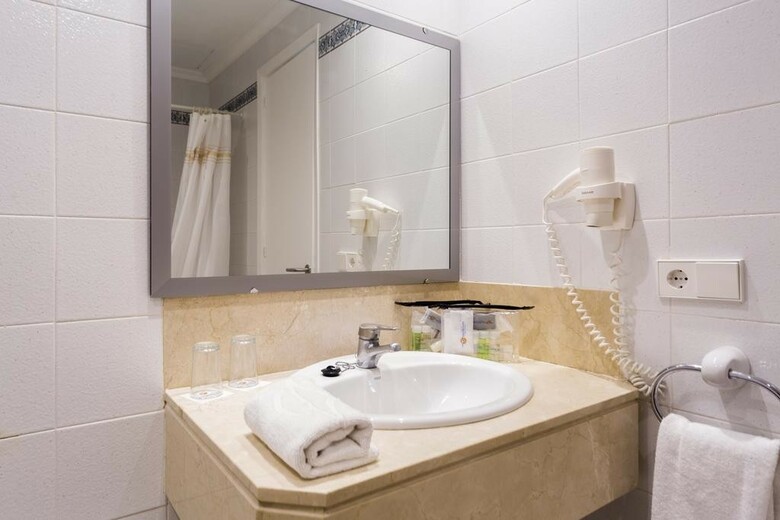 Hotel Globales Cala'n Blanes