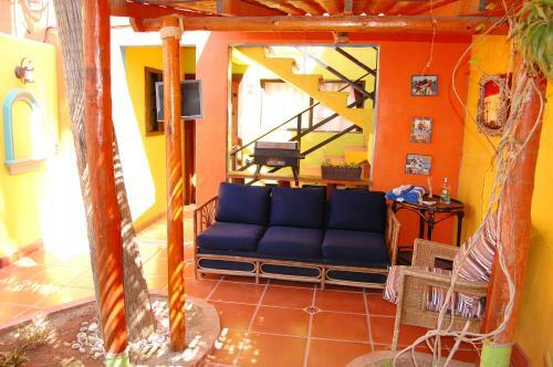 Hostal Leo's Baja Oasis