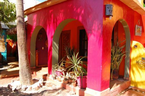 Hostal Leo's Baja Oasis