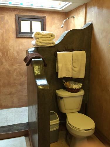 Hostal Leo's Baja Oasis