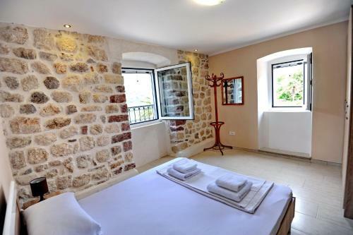 Apartamentos Ave R