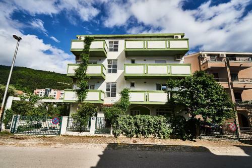 Apartments Mont