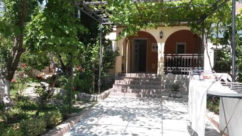 House Rutke 222