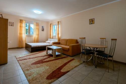 Mayor Apartments