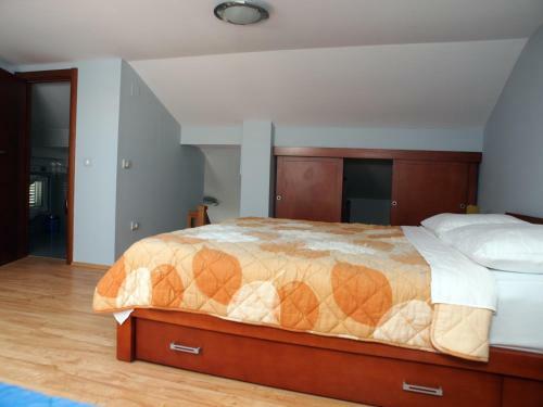 Hotel R