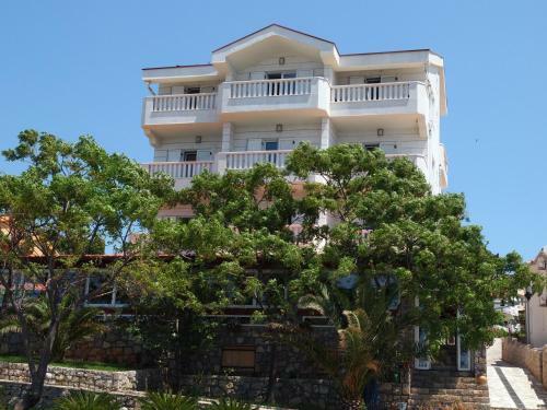Hotel R