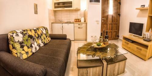 Apartments Kula