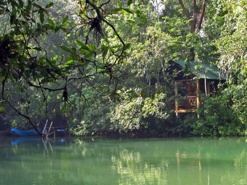 Hotel Campamento Rio Lacanja