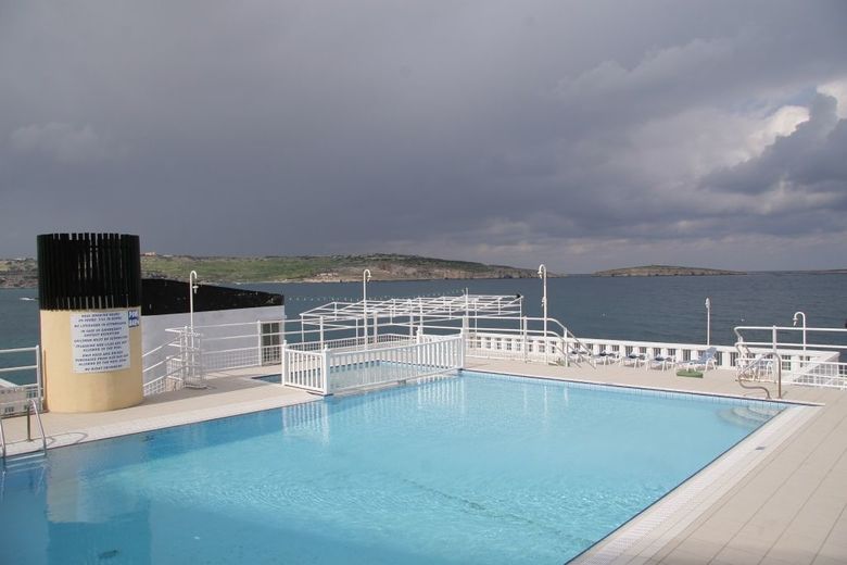 Gillieru Harbour Hotel