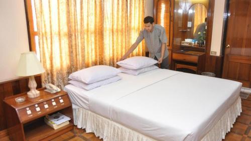 Myit Phyar Ayer Hotel