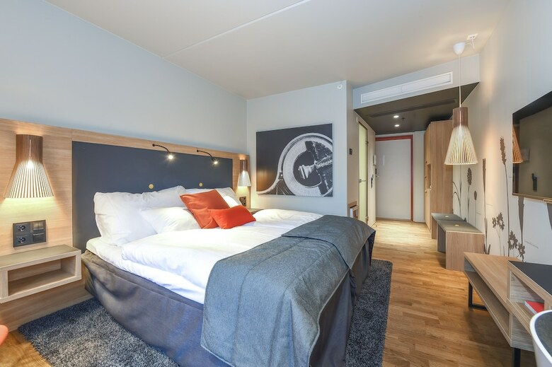 Clarion Hotel The Edge