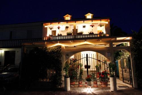 Hostal Apartments Sandra