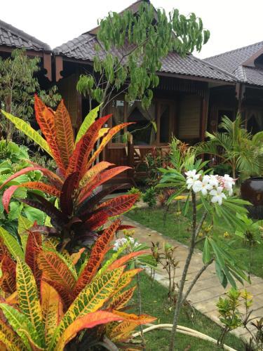Inle Cottage Hotel