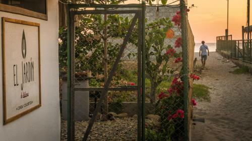 Hostal Vibra Guesthouse