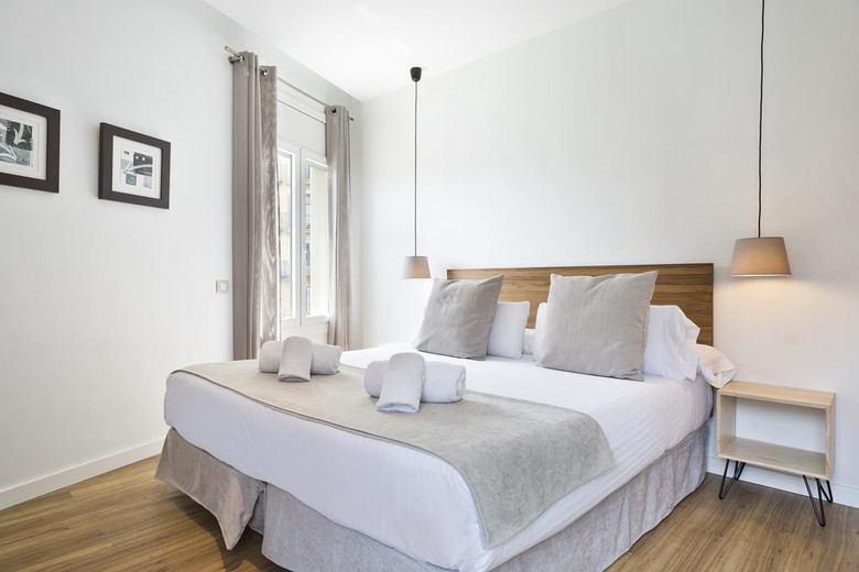 Amister Apartments