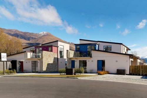 Apartments On Upton