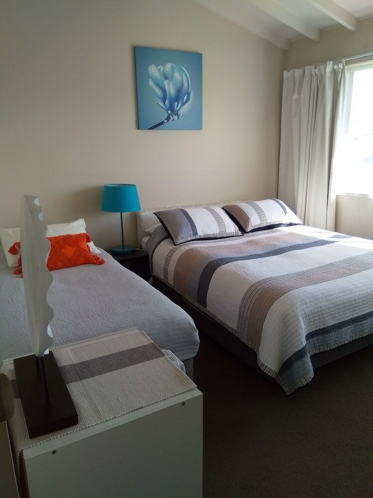 Ascot Holiday Home