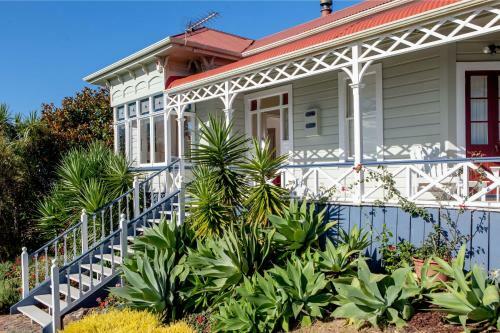 Crescent Villa