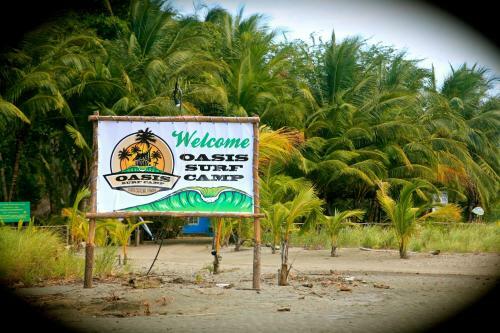 Hotel Oasis Surf Camp