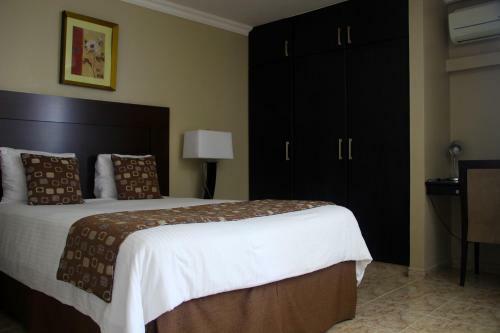 Aparthotel Sevilla Suites