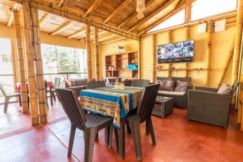 Hostal La Casa De Bamboo