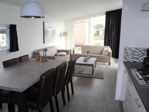 Holiday Home Resort Mooi Bemelen II